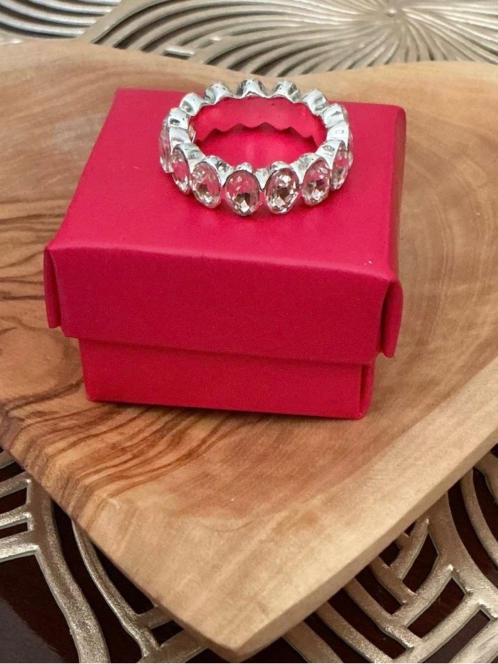 AVON -Spring Radiance Eternity Band Ring- Clear Stones Size 8